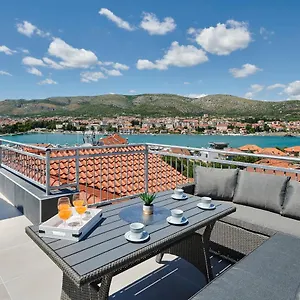 apartments-zaja-trogir.hotels-in-trogir.com/