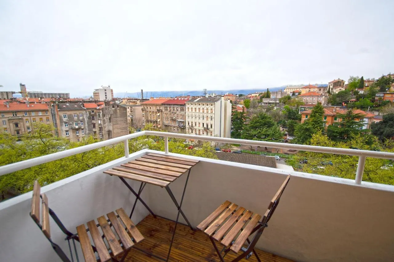 Rijeka City Rooms Pensión